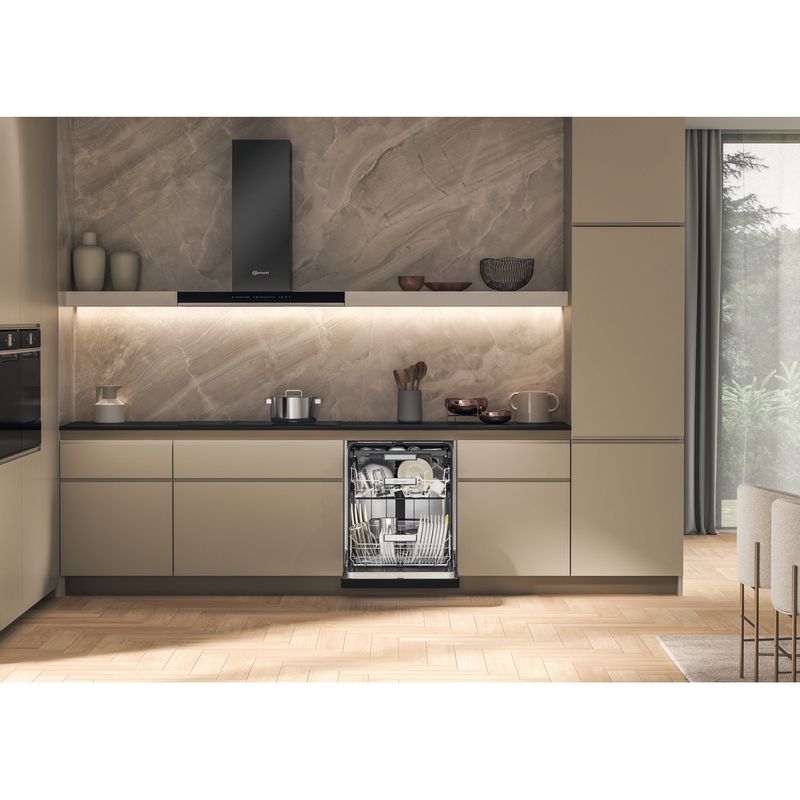 Bauknecht-Dishwasher-Standgerat-B7U-HS41-X-Unterbau-C-Lifestyle-frontal-open