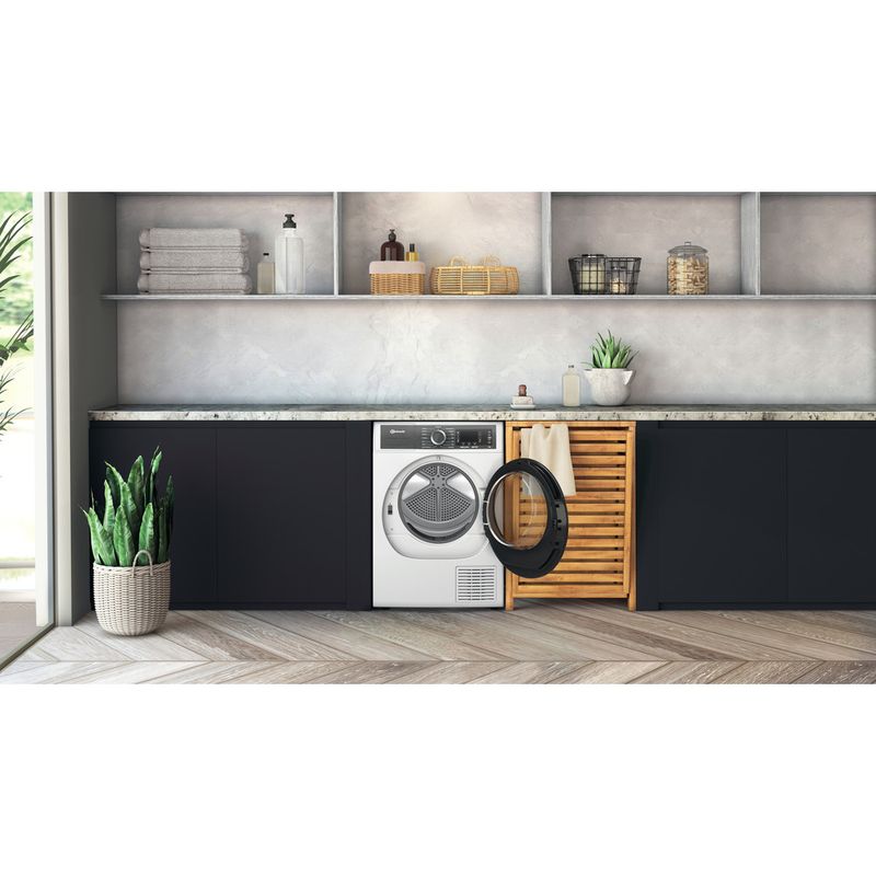 Bauknecht Trockner B8 D84WB DE Weiss Lifestyle frontal open