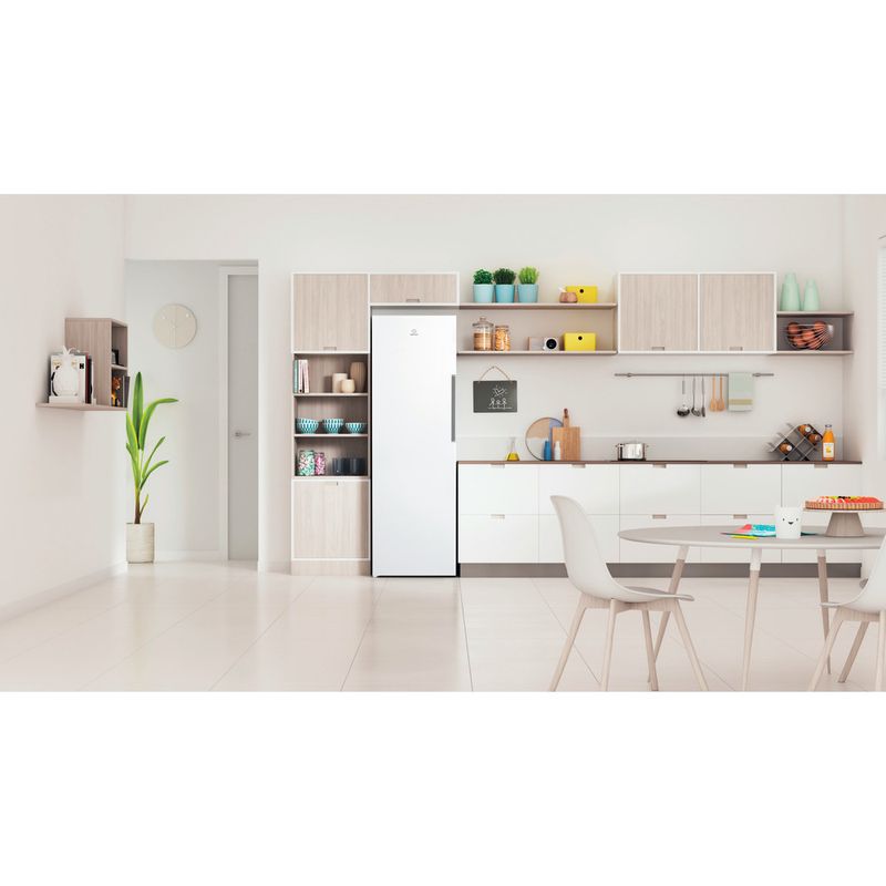 Indesit-Gefrierteil-Standgerat-UI8-F2C-W-Weiss-Lifestyle-frontal